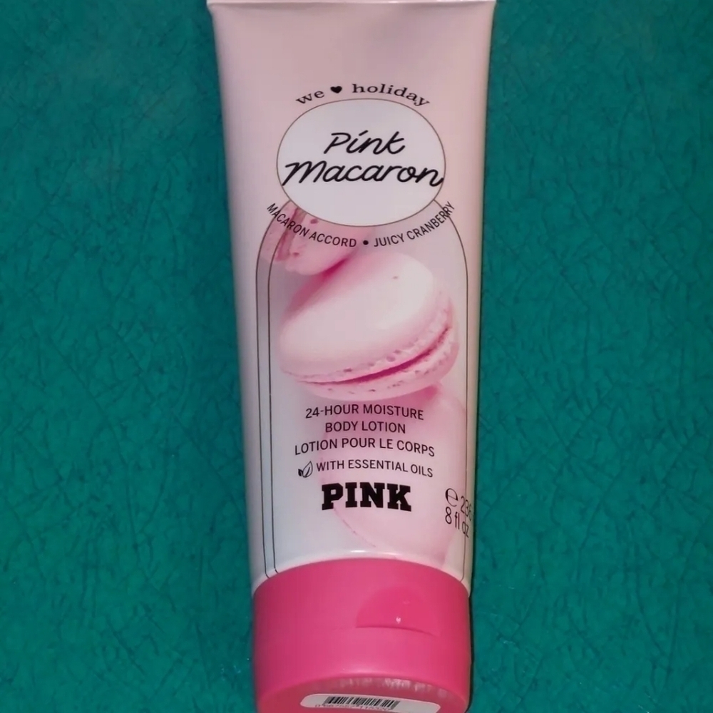 Victoria's Secret PINK Pink Macaron & Chai Latte 24 Hr Moisture Body Lotion 😋
